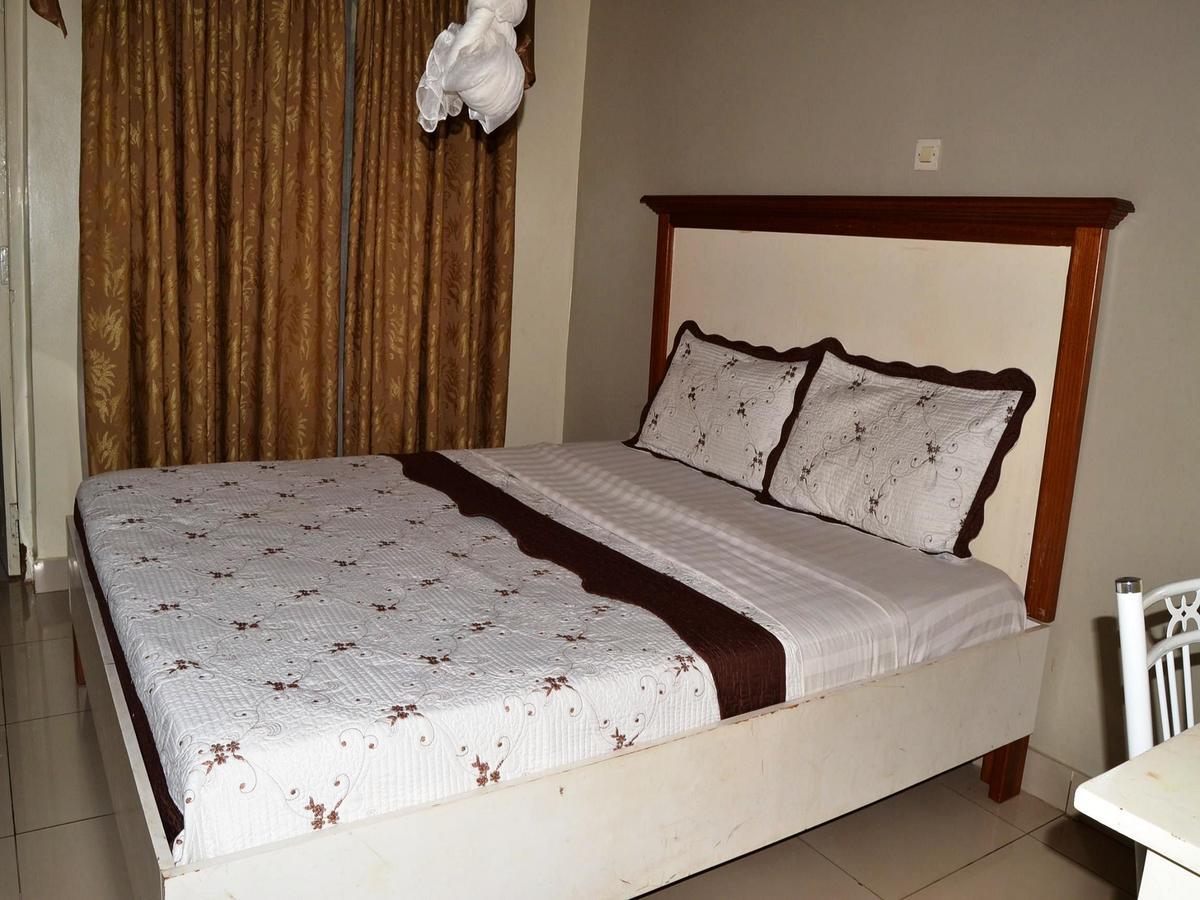 Bed and Breakfast The Happy Hour Kigali Exterior foto